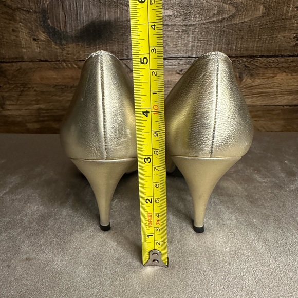 FINAL PRICE DROP Vintage Pumps / Heels by Stuart Weitzman - Picture 5 of 9